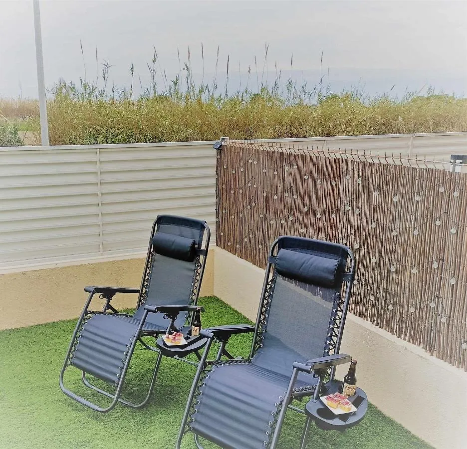 Apartamento acceso directo playaACwifiterraza by Rinconesmediterraneos L'Eucaliptus España