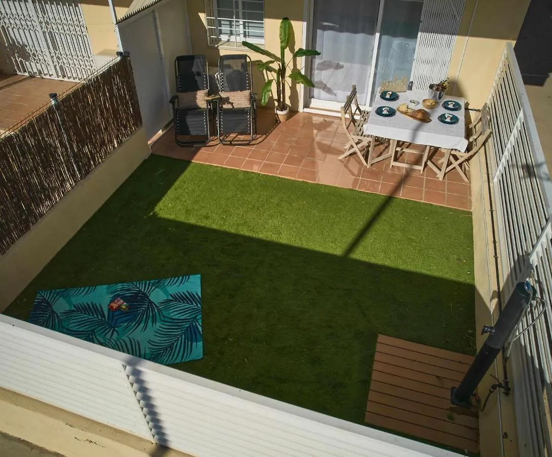 Apartamento acceso directo playaACwifiterraza by Rinconesmediterraneos L'Eucaliptus