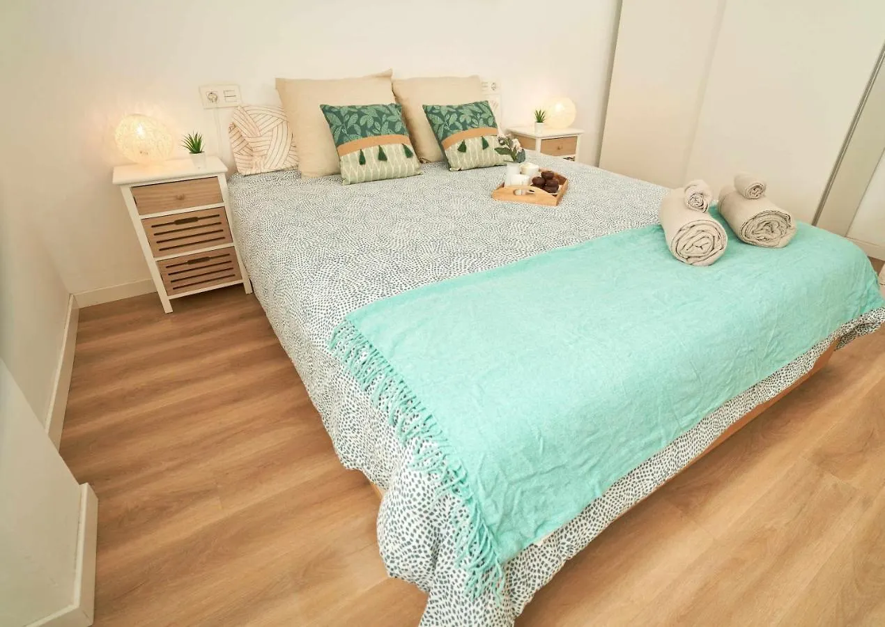 Apartamento acceso directo playaACwifiterraza by Rinconesmediterraneos L'Eucaliptus