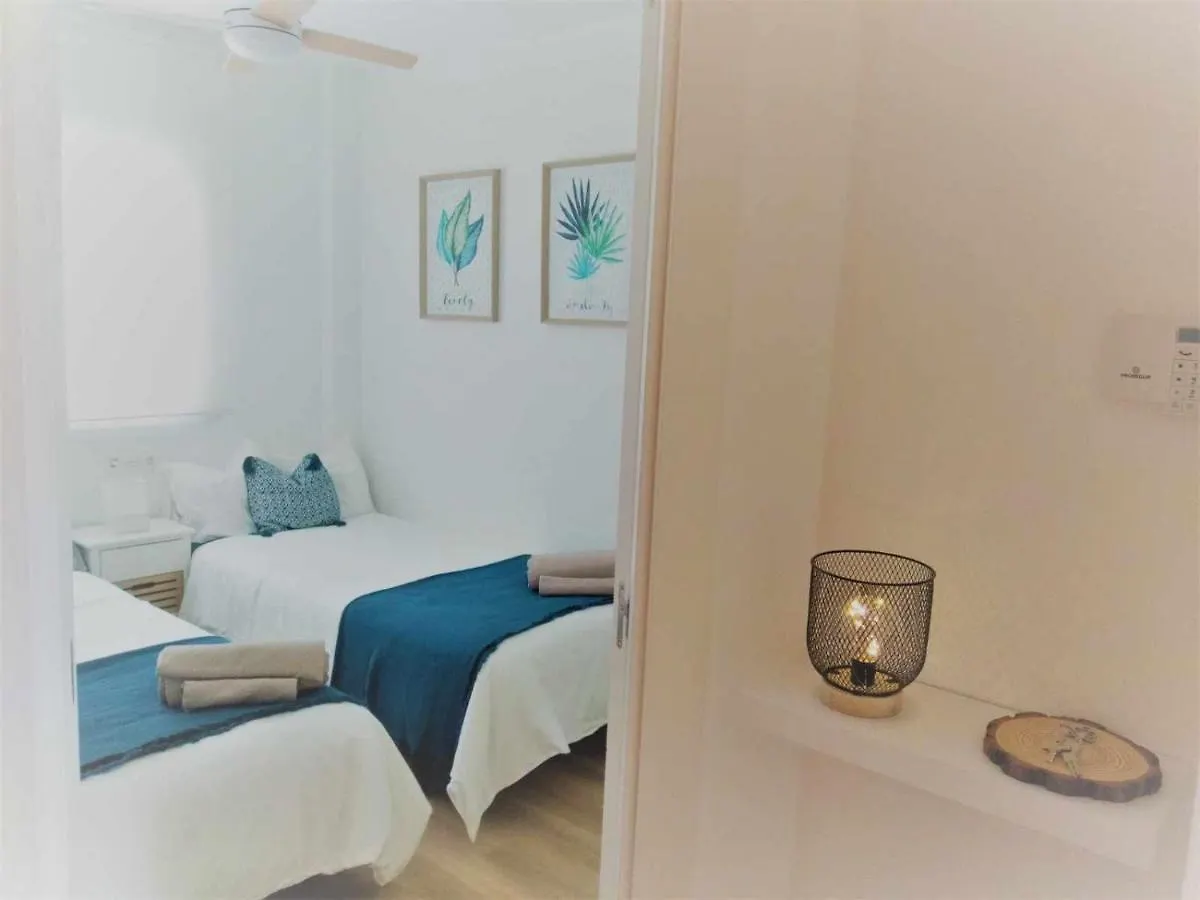 Apartamento acceso directo playaACwifiterraza by Rinconesmediterraneos L'Eucaliptus